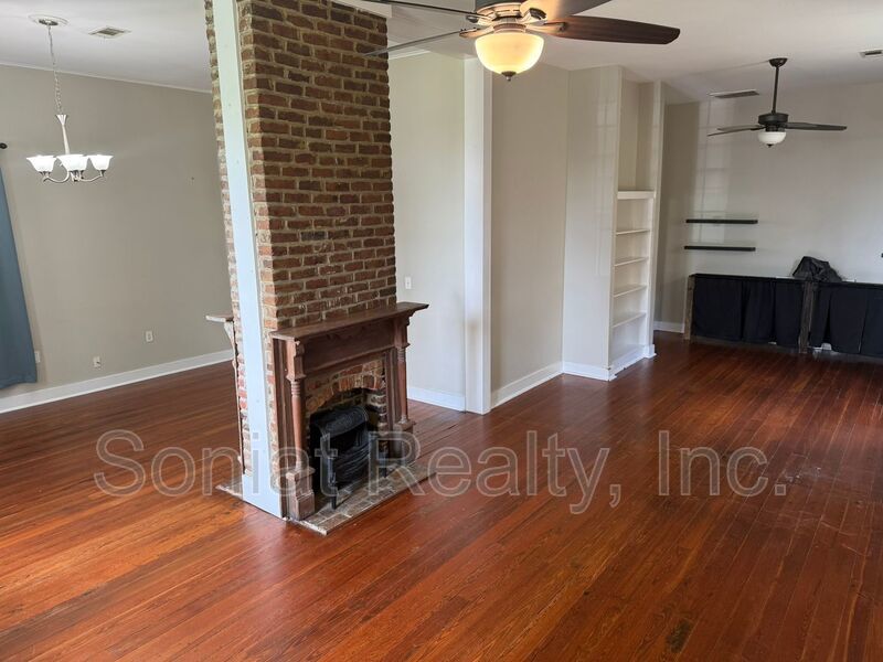 Spacious 3BR Home with Historic Character in Algiers Point property image
