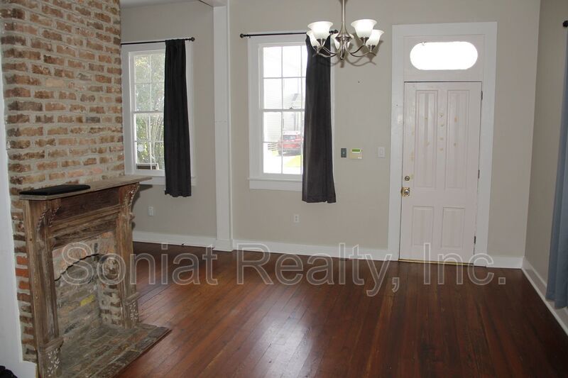 Spacious 3BR Home with Historic Character in Algiers Point property image