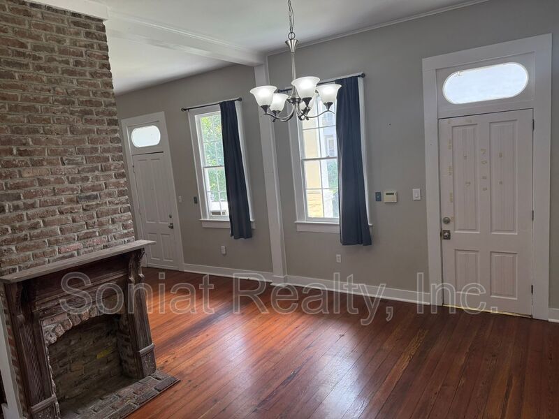 Spacious 3BR Home with Historic Character in Algiers Point property image