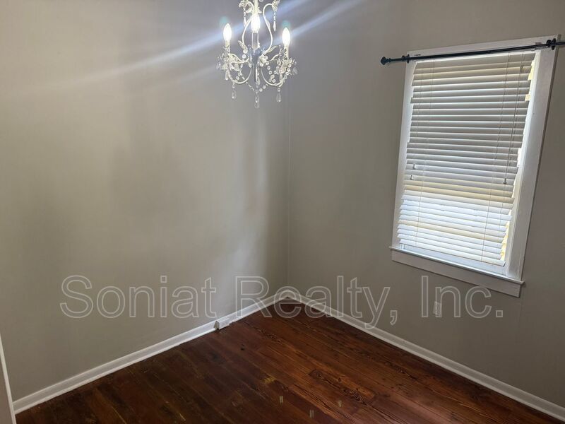 Spacious 3BR Home with Historic Character in Algiers Point property image
