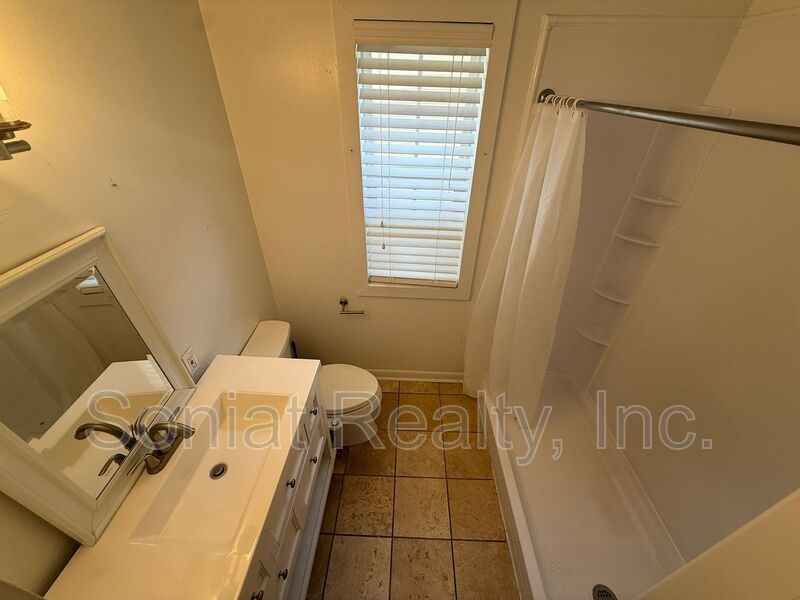 Spacious 3BR Home with Historic Character in Algiers Point property image