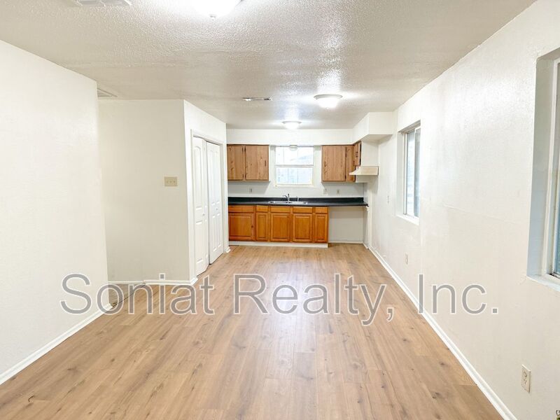 Spacious 3 bedroom 2 bath. Only $500 Security Deposit. SECTION 8 WELCOME property image