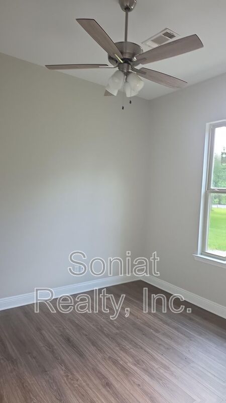 Accepts Vouchers Welcome! -Lower Ninth Ward Double property image