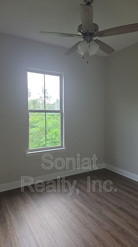 Accepts Vouchers Welcome! -Lower Ninth Ward Double property image