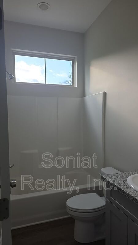 Accepts Vouchers Welcome! -Lower Ninth Ward Double property image