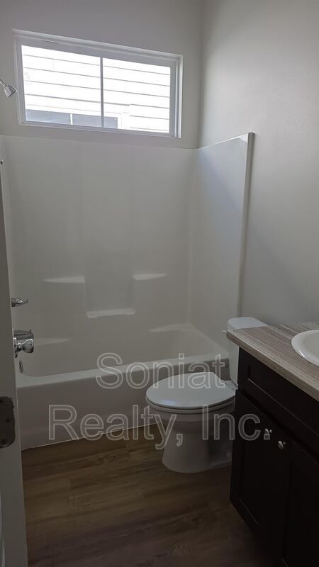 Accepts Vouchers-Upper Ninth Ward Double Available property image