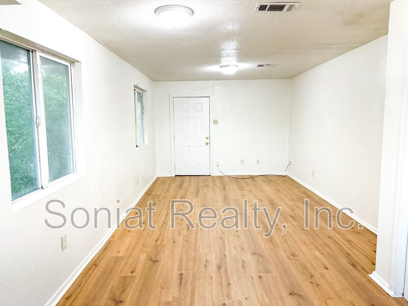 Spacious 3 bedroom 2 bath. Only $500 Security Deposit. SECTION 8 WELCOME property image
