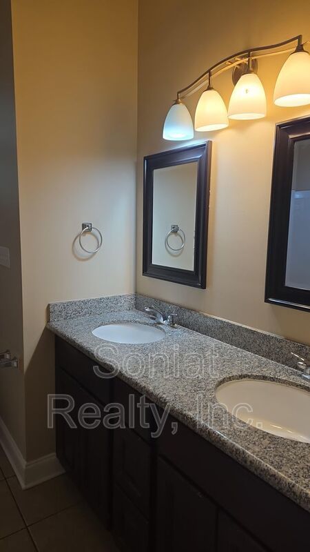 Accepts Vouchers property image