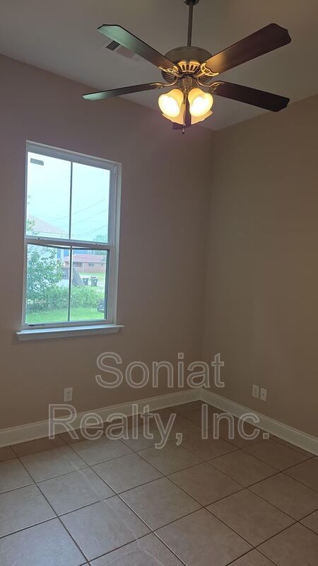 Accepts Vouchers property image