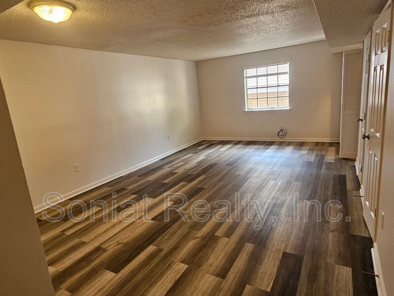 Uptown near St. Charles Ave.- Housing Choice Voucher Accepted property image