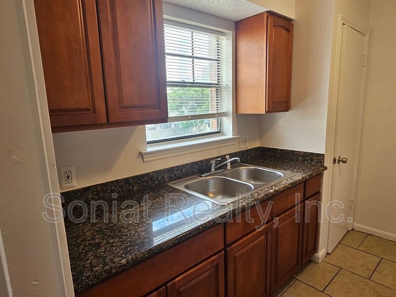 Uptown near St. Charles Ave.- Housing Choice Voucher Accepted property image