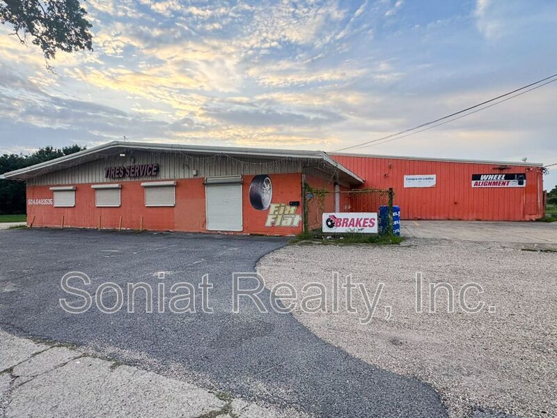 Light Industrial Warehouse with Showroom, Offices & Secured Yard property image