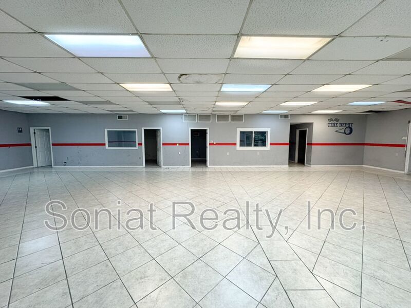Light Industrial Warehouse with Showroom, Offices & Secured Yard property image