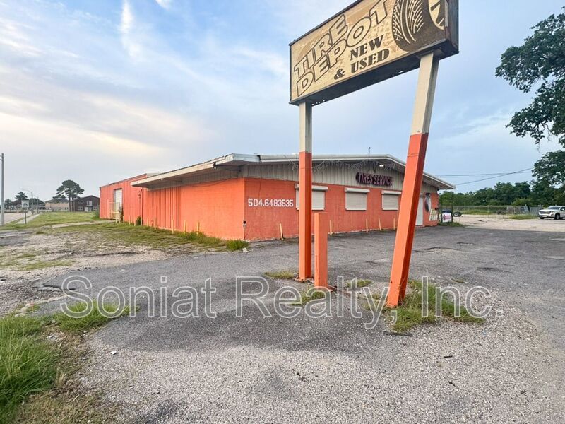 Light Industrial Warehouse with Showroom, Offices & Secured Yard property image