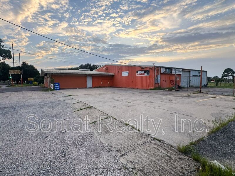Light Industrial Warehouse with Showroom, Offices & Secured Yard property image