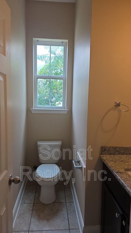 Accepts Vouchers-Welcome to Dixon Neighborhood property image