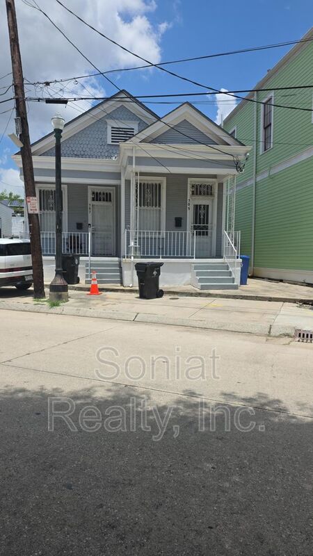 Lower Garden District Apartment Available property image