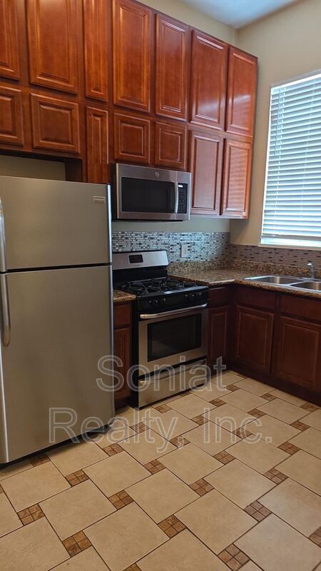 Lower Garden District Apartment Available property image