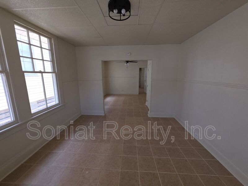4bd 1 ba mid city shotgun double property image