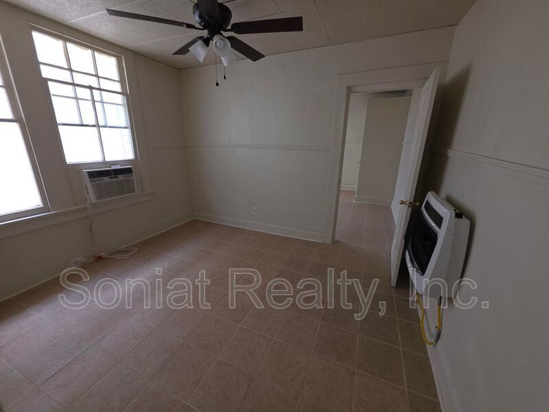 4bd 1 ba mid city shotgun double property image