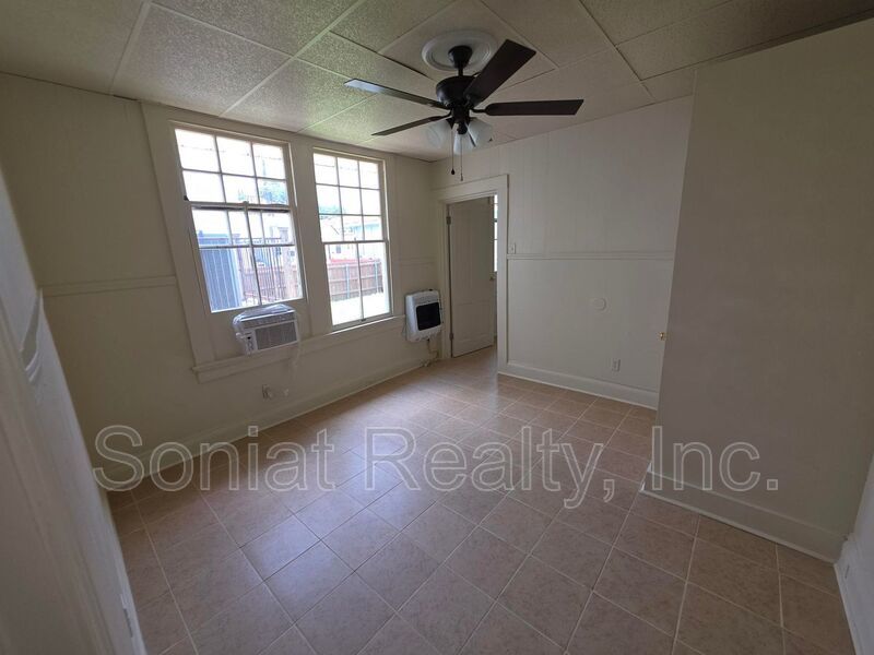 4bd 1 ba mid city shotgun double property image