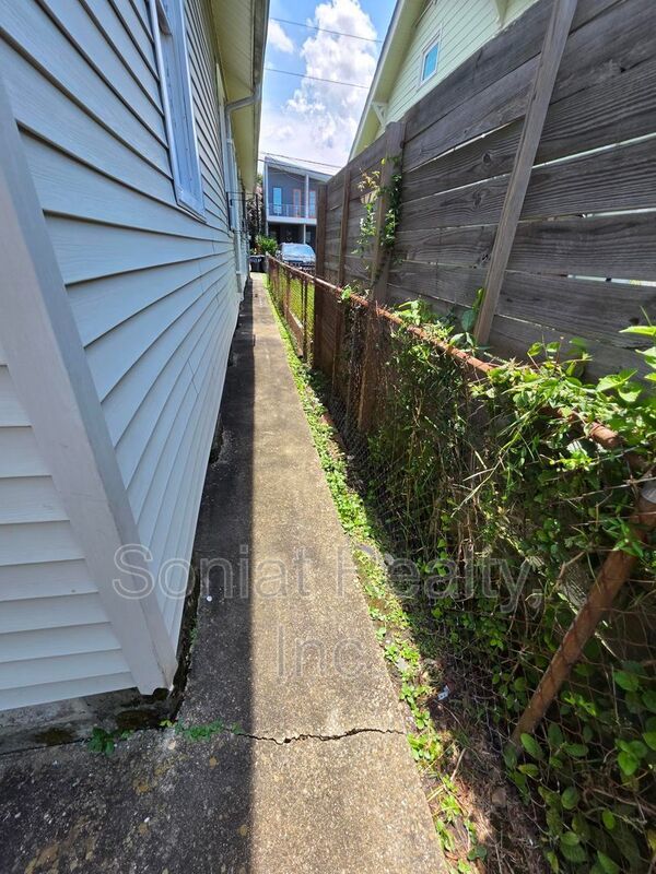 2 bedroom 1 bath shotgun mid city double property image