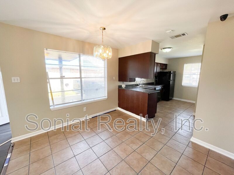 Accepts Vouchers - Spacious 3 Bedroom 2 Bath. property image