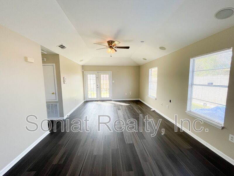 Accepts Vouchers - Spacious 3 Bedroom 2 Bath. property image