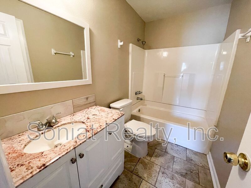 Accepts Vouchers - Spacious 3 Bedroom 2 Bath. property image