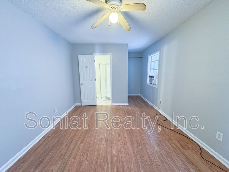 Cute 3 Bedroom 2 Bath Single Family Home property image