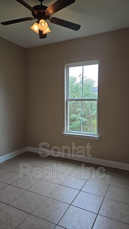 Accepts Vouchers property image