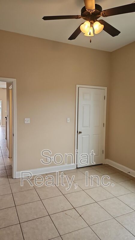 Accepts Vouchers property image