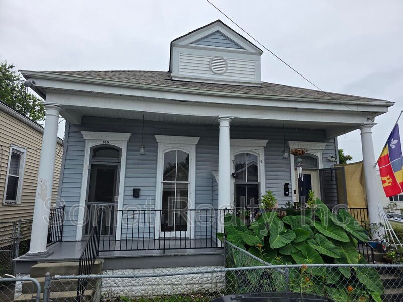 3bd 1 ba shotgun style mid city double property image