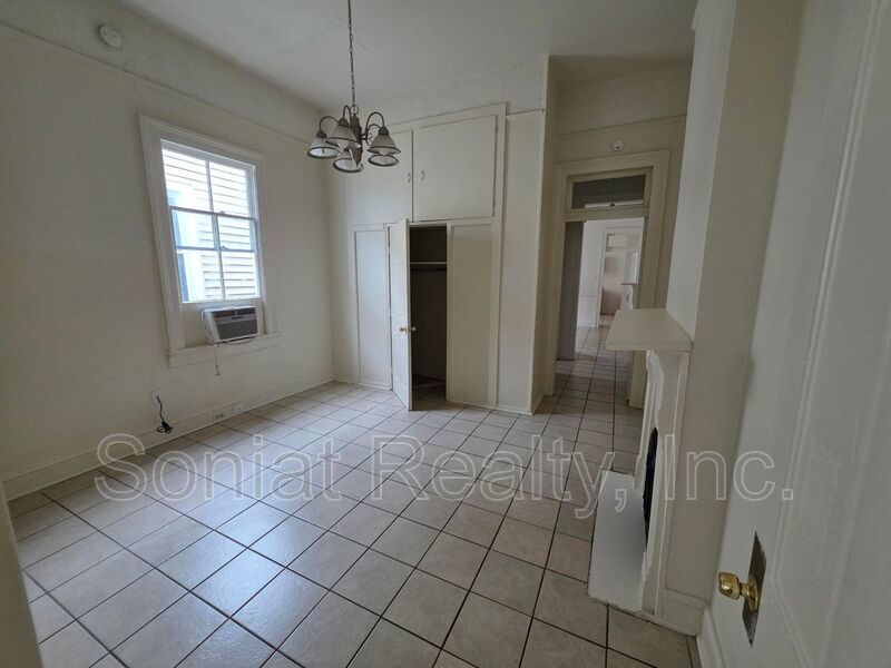 3bd 1 ba shotgun style mid city double property image
