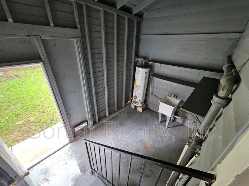 3bd 1 ba shotgun style mid city double property image
