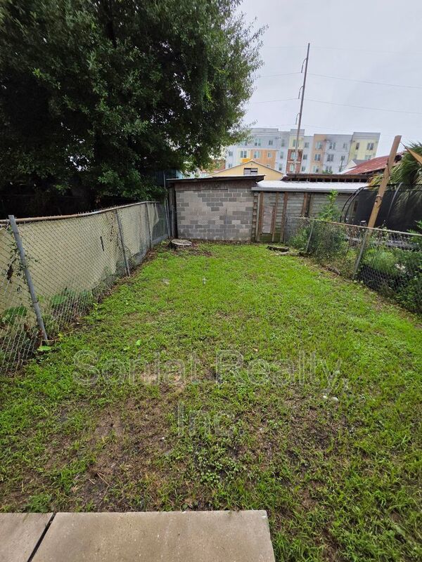 3bd 1 ba shotgun style mid city double property image