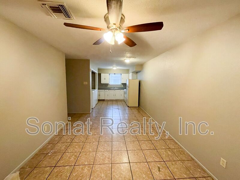 Accepts Vouchers-Spacious 3-bedroom 2 bath apartment. Only $500 Security Deposit. property image