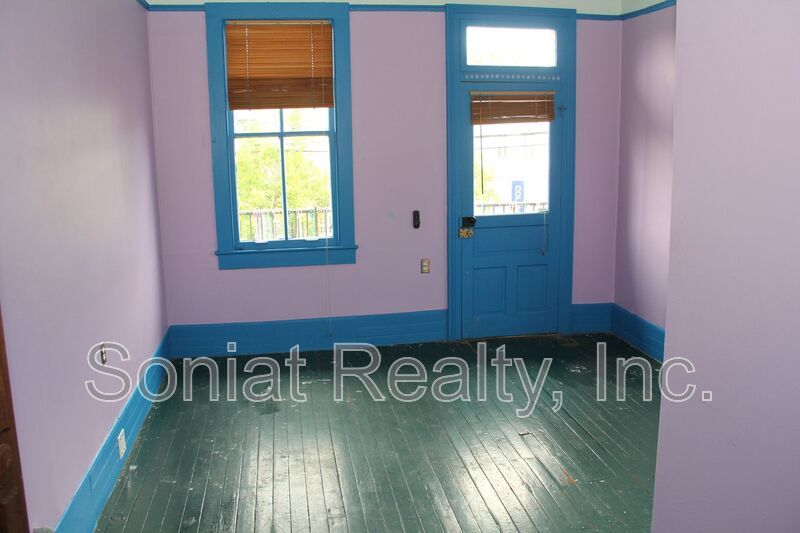 Balcony Living on Magazine Street — 3BR in the Heart of Uptown NOLA property image