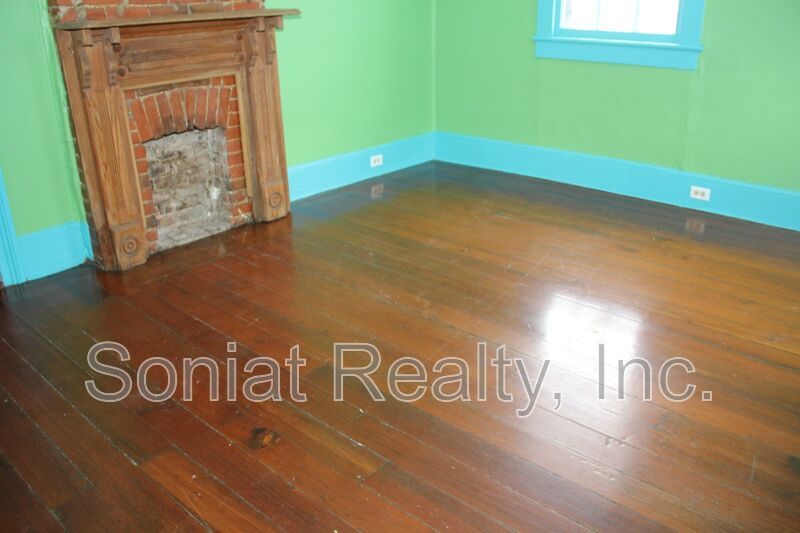 Balcony Living on Magazine Street — 3BR in the Heart of Uptown NOLA property image