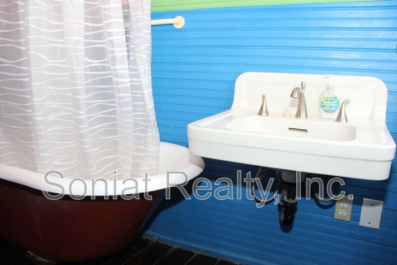 Balcony Living on Magazine Street — 3BR in the Heart of Uptown NOLA property image