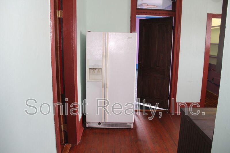 Balcony Living on Magazine Street — 3BR in the Heart of Uptown NOLA property image