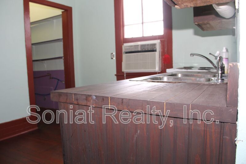 Balcony Living on Magazine Street — 3BR in the Heart of Uptown NOLA property image