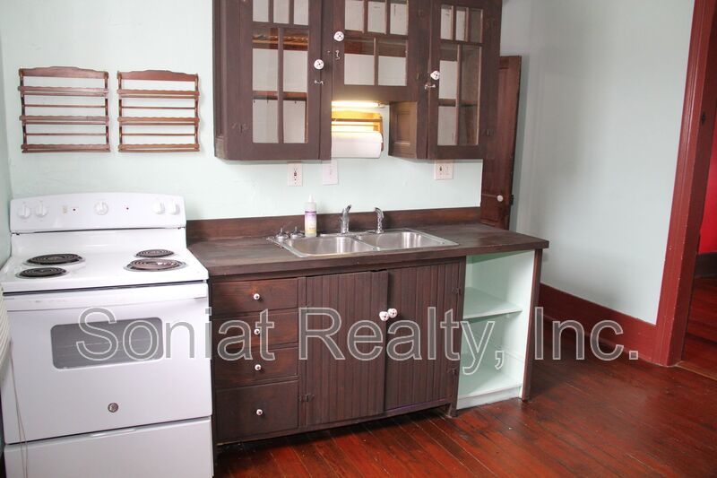 Balcony Living on Magazine Street — 3BR in the Heart of Uptown NOLA property image
