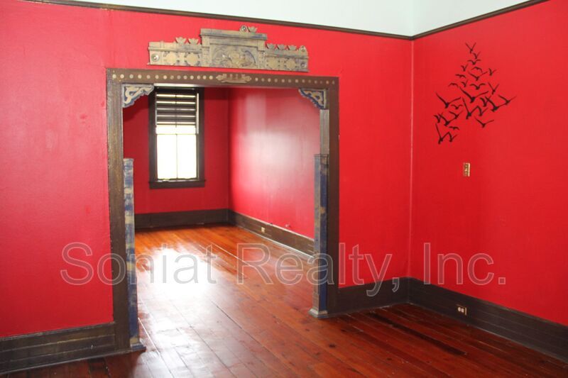 Balcony Living on Magazine Street — 3BR in the Heart of Uptown NOLA property image