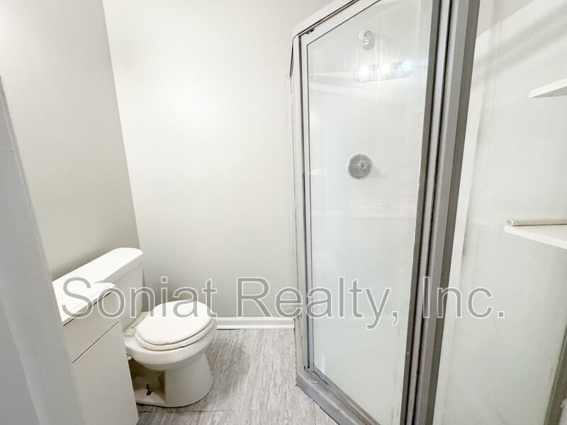 Cute 3 Bedroom 2 Bath Single Family Home property image