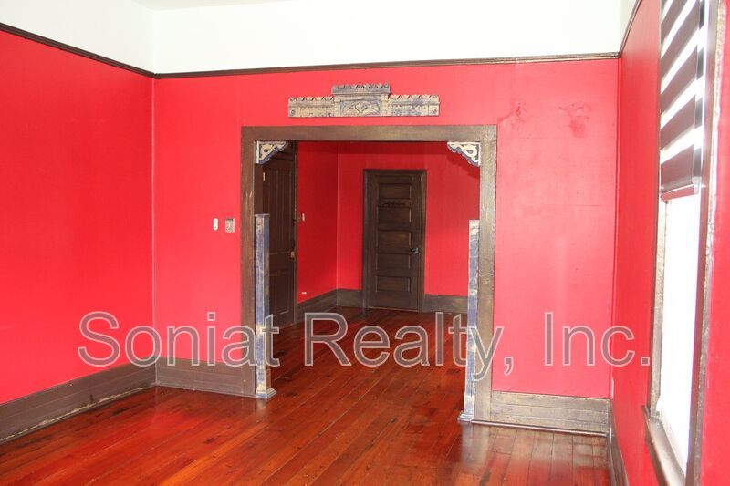 Balcony Living on Magazine Street — 3BR in the Heart of Uptown NOLA property image