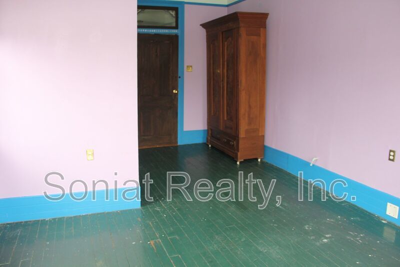 Balcony Living on Magazine Street — 3BR in the Heart of Uptown NOLA property image