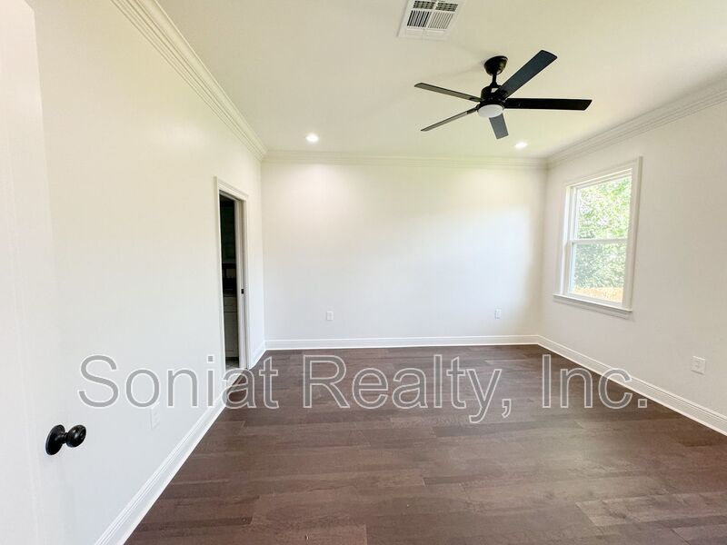 Beautifully Newly Constructed 3 bed 2 bath Single Family Home property image