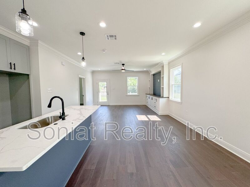 Beautifully Newly Constructed 3 bed 2 bath Single Family Home property image