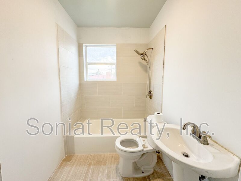 Vouchers Accepted-Spacious 3-Bedroom Home with Modern Amenities and Convenient Location property image